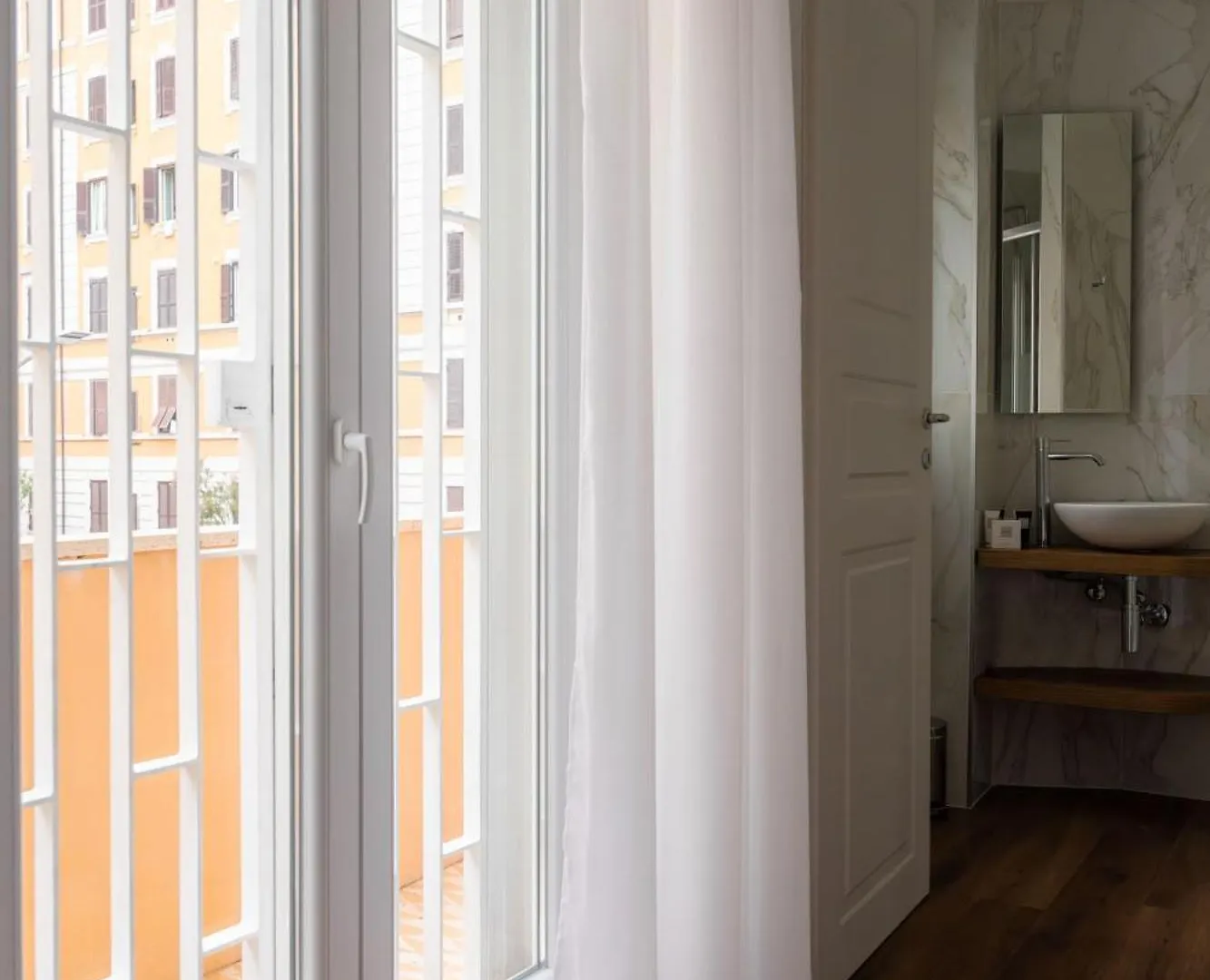 Appartamento Con 2 Camere E 2 Bagni -San Giovanni- Rome